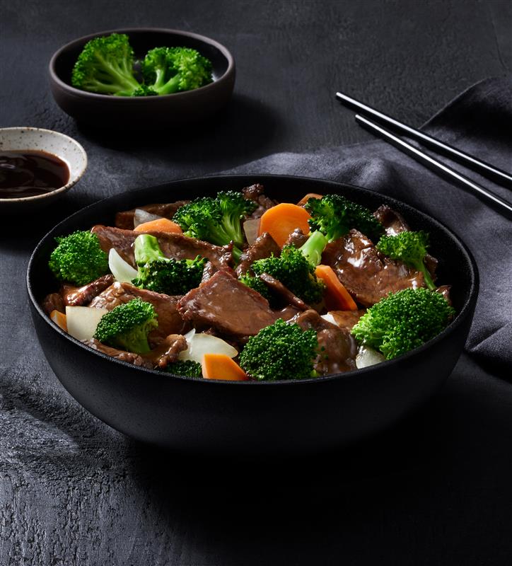 300696 MW ENTREE BEEF BROCCOLI LIFESTYLE